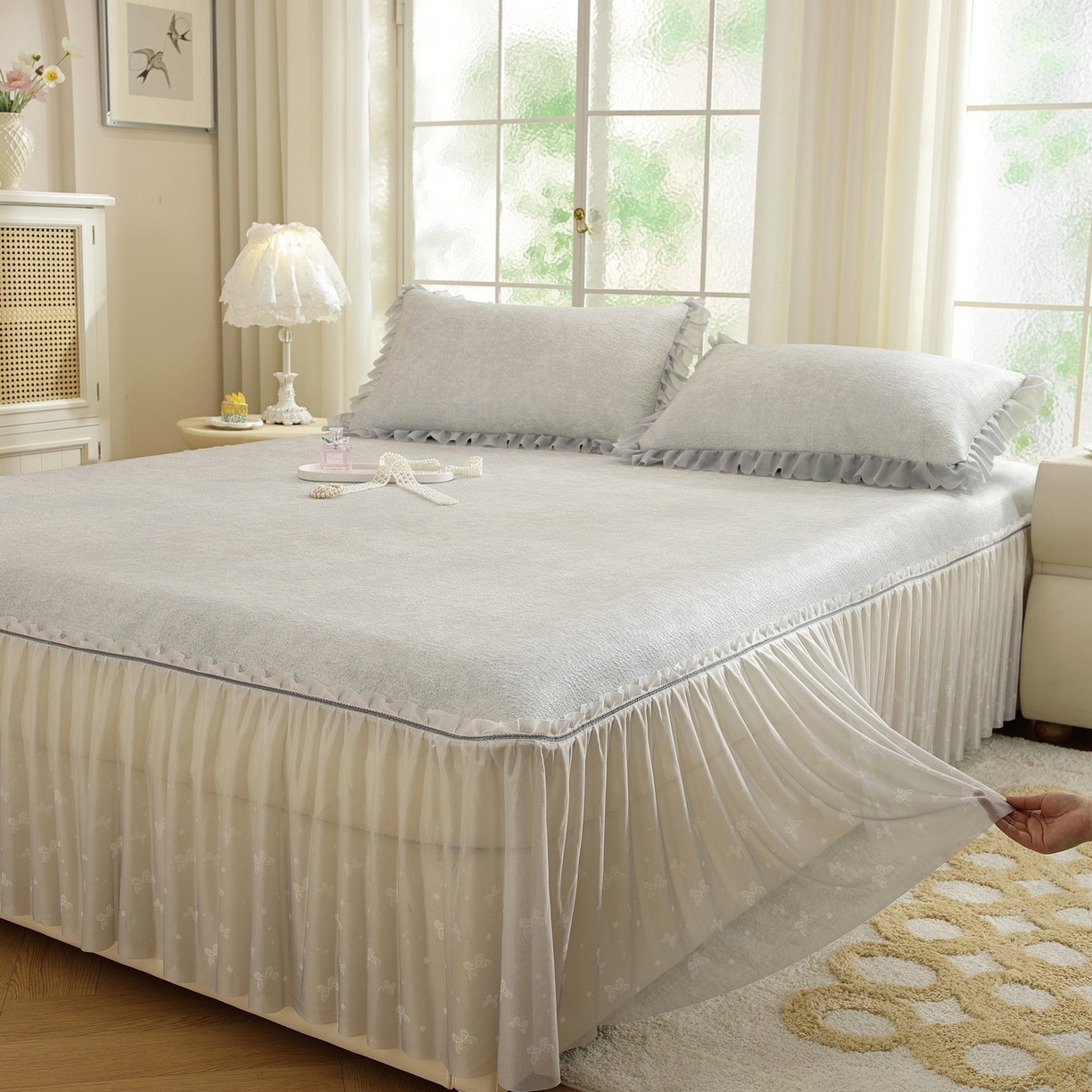 91家纺网 家纺一手货源 找家纺 共鸣沙发垫 2026新款冰豆豆素雅床裙系列 素雅灰色