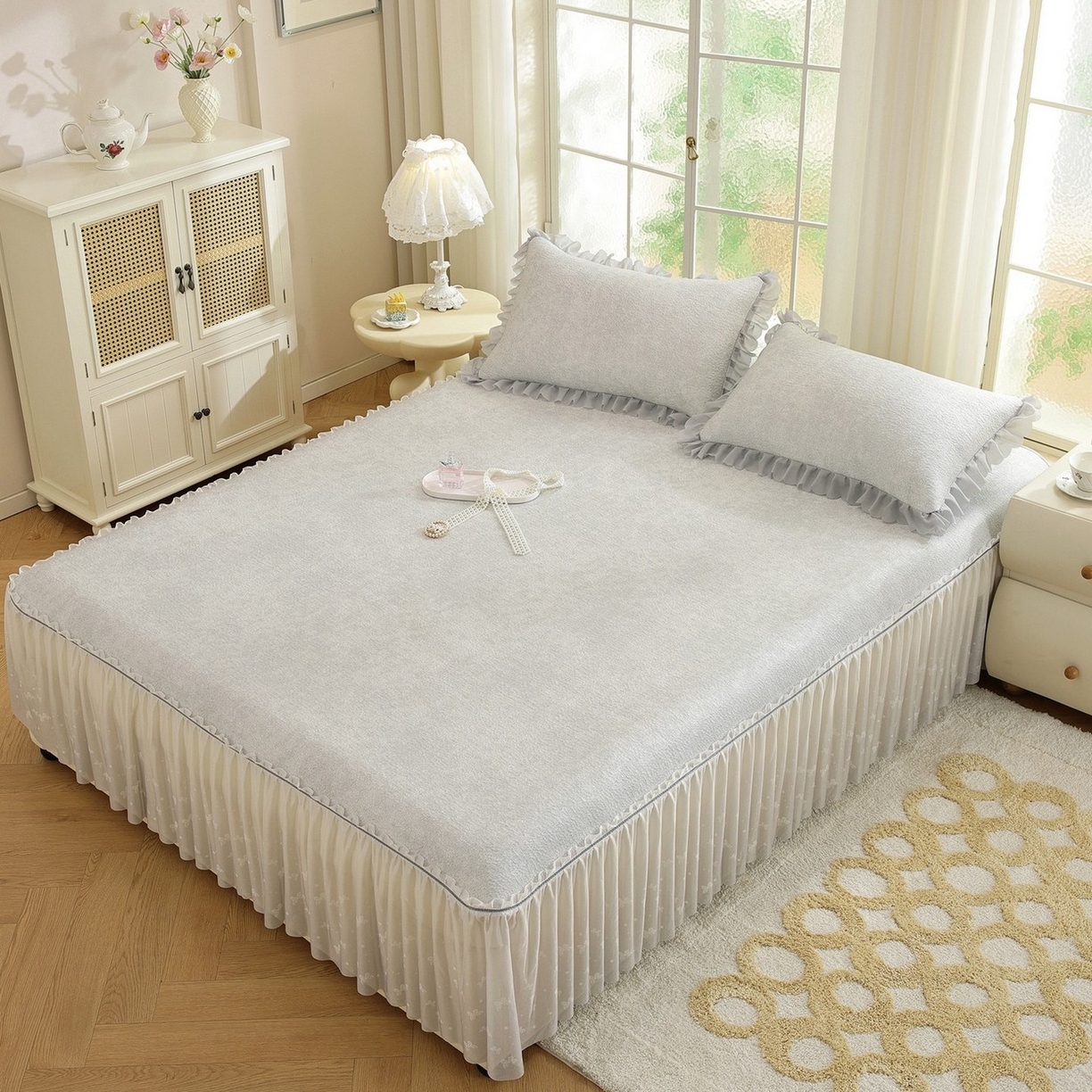 91家纺网 家纺一手货源 找家纺 共鸣沙发垫 2026新款冰豆豆素雅床裙系列 素雅灰色