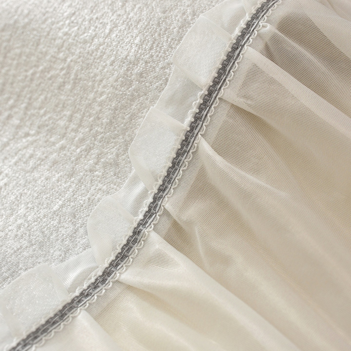 91家纺网 家纺一手货源 找家纺 共鸣沙发垫 2026新款冰豆豆素雅床裙系列 素雅灰色