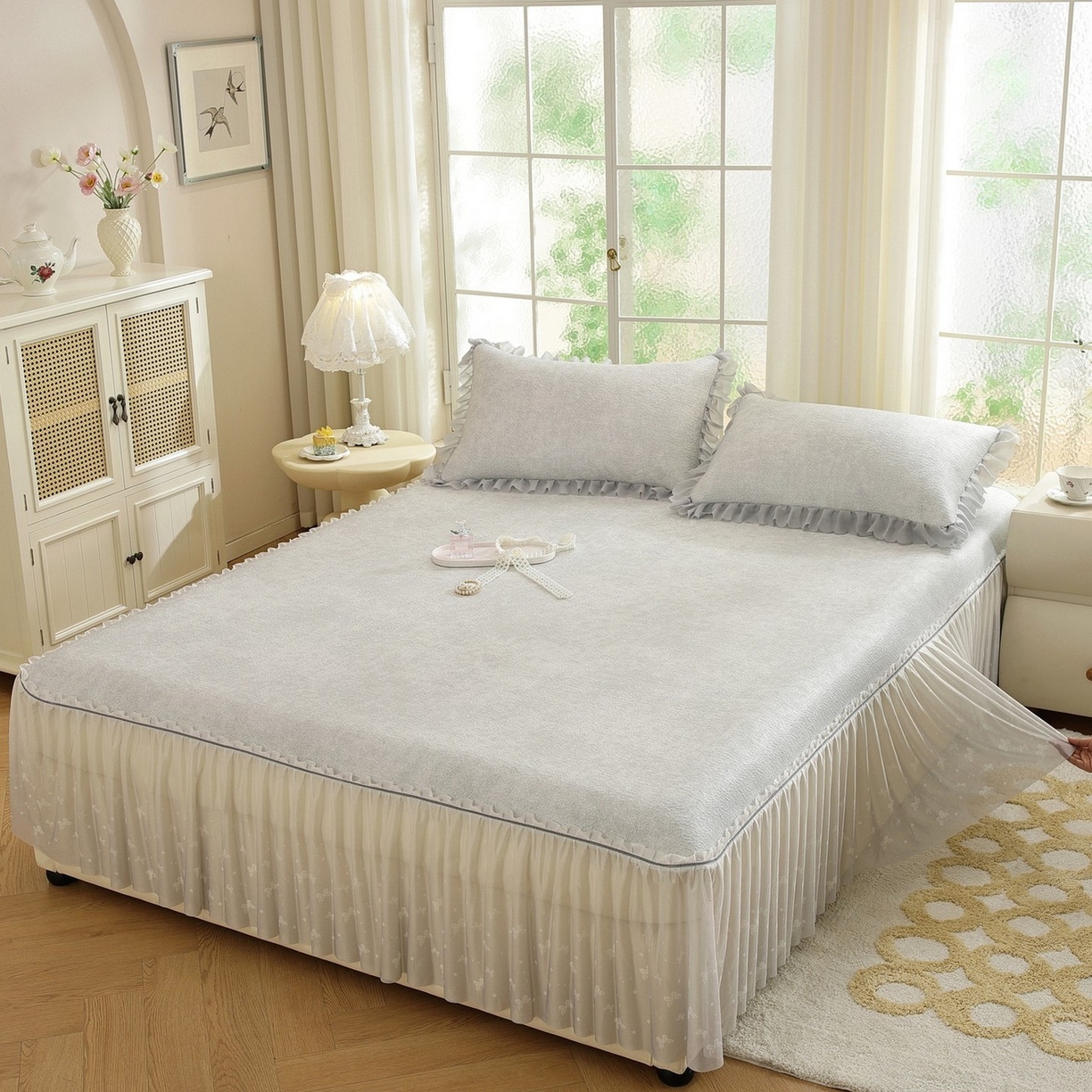 91家纺网 家纺一手货源 找家纺 共鸣沙发垫 2026新款冰豆豆素雅床裙系列 素雅灰色