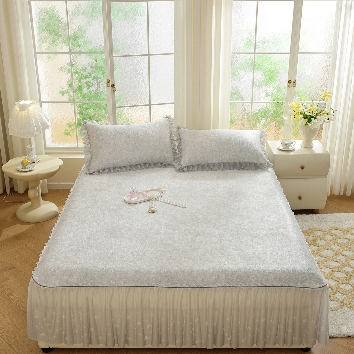 91家纺网 家纺一手货源 找家纺 共鸣沙发垫 2026新款冰豆豆素雅床裙系列 素雅灰色