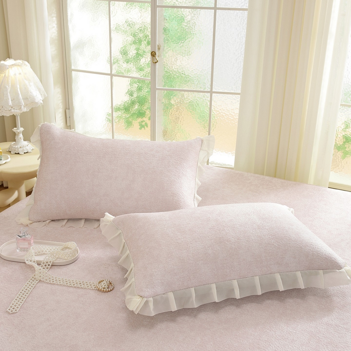 91家纺网 家纺一手货源 找家纺 共鸣沙发垫 2026新款冰豆豆素雅床裙系列 素雅粉色