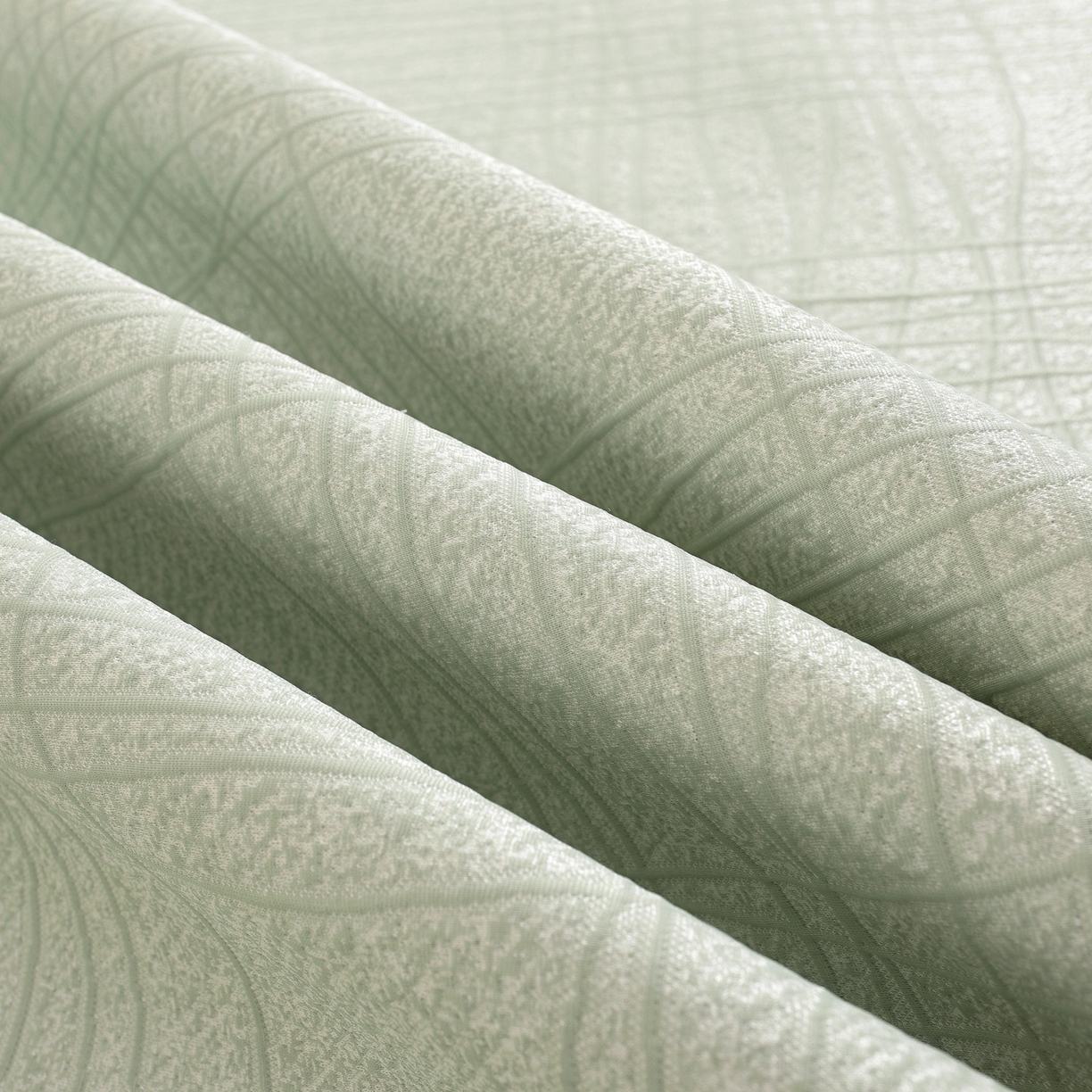 91家纺网 家纺一手货源 找家纺 共鸣沙发垫 2026新款冰豆豆条纹床裙系列 冰豆条纹绿色