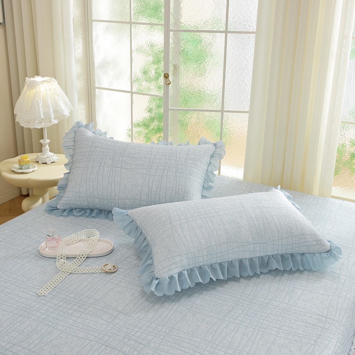 91家纺网 家纺一手货源 找家纺 共鸣沙发垫 2026新款冰豆豆条纹床裙系列 冰豆条纹蓝色