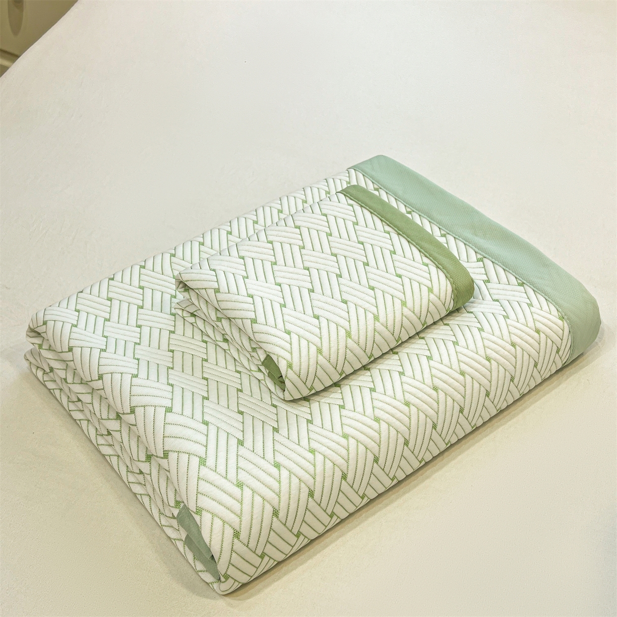 91家纺网 家纺一手货源 找家纺 （总）源舍家纺 2026新款外贸爆款饼干花韩国豆豆A类凉席可机洗床席床笠款（风格二）