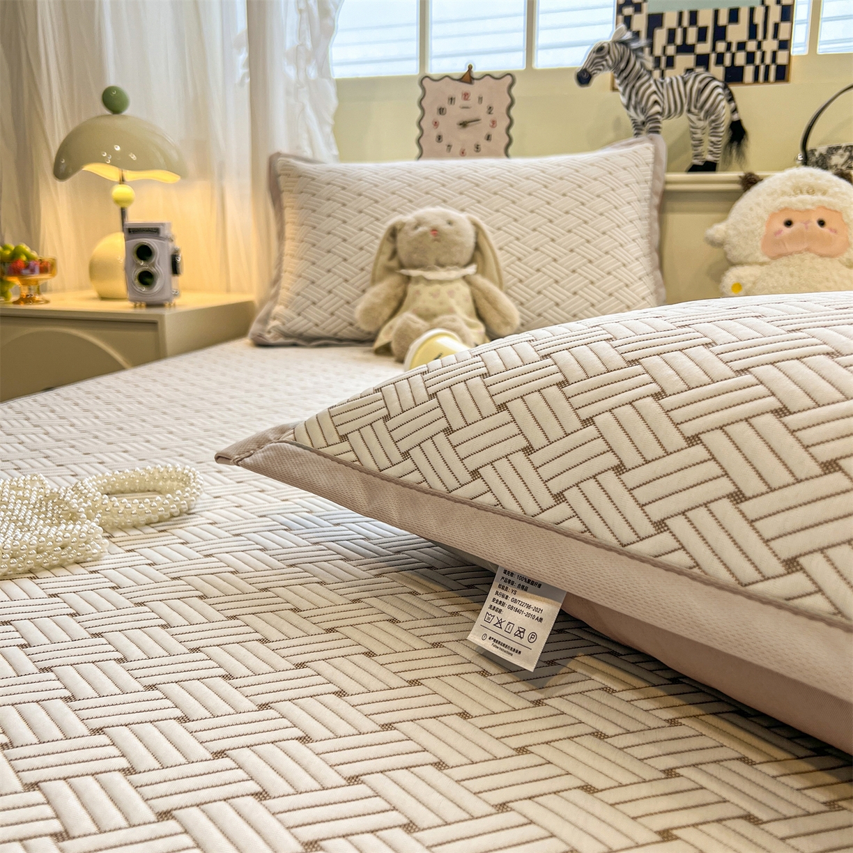 91家纺网 家纺一手货源 找家纺 （总）源舍家纺 2026新款外贸爆款饼干花韩国豆豆A类凉席可机洗床席床笠款（风格二）