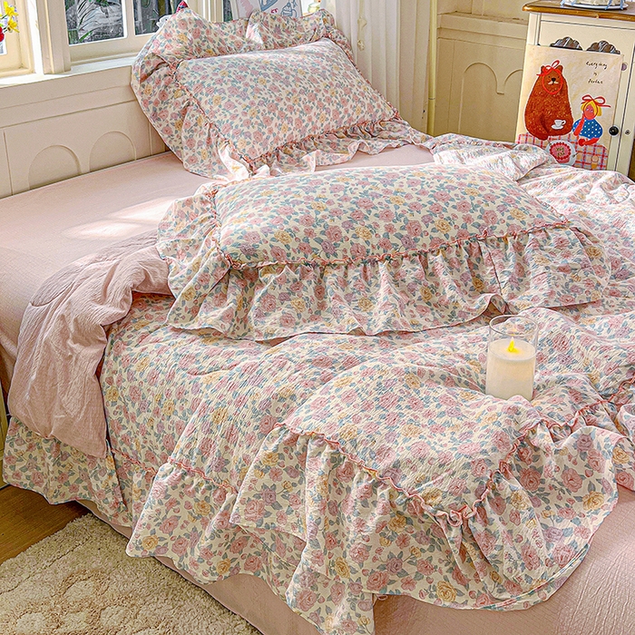 91家纺网 家纺一手货源 找家纺 一比一家纺 2026春夏新款法式大花边木棉皱皱纱夏被夏凉被空调被四件套 桃花朵朵