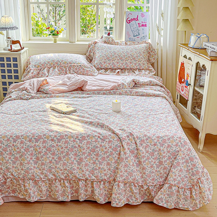 91家纺网 家纺一手货源 找家纺 一比一家纺 2026春夏新款法式大花边木棉皱皱纱夏被夏凉被空调被四件套 桃花朵朵