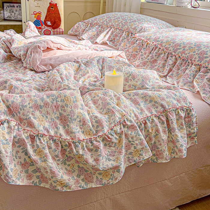 91家纺网 家纺一手货源 找家纺 一比一家纺 2026春夏新款法式大花边木棉皱皱纱夏被夏凉被空调被四件套 桃花朵朵