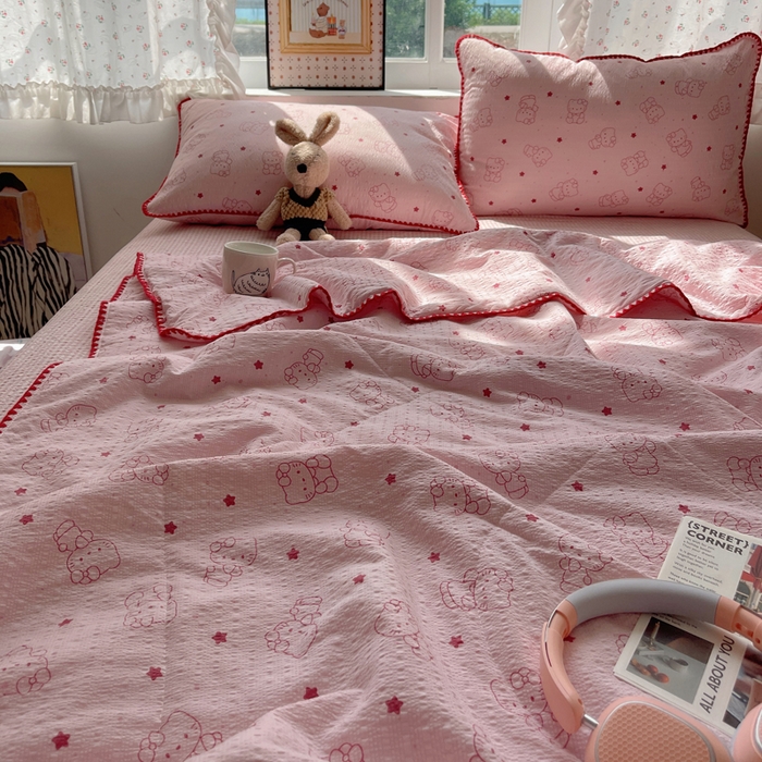 91家纺网 家纺一手货源 找家纺 禾沐 2026新款三角针泡芙纱夏被四件套-实拍图 小猫粉