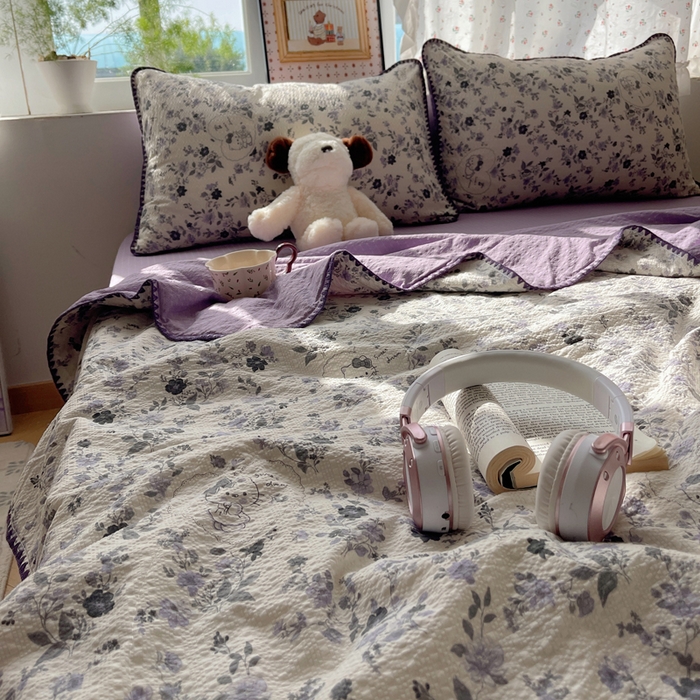 91家纺网 家纺一手货源 找家纺 禾沐 2026新款三角针泡芙纱夏被四件套-实拍图 紫雾花蝶