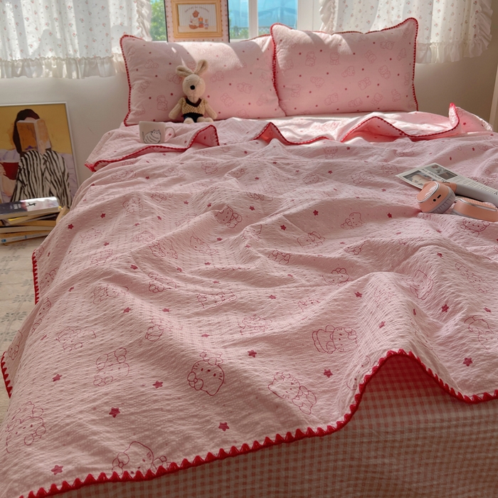 91家纺网 家纺一手货源 找家纺 禾沐 2026新款三角针泡芙纱夏被四件套-实拍图 小猫粉