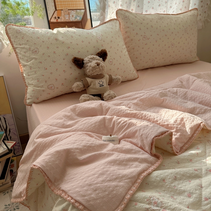 91家纺网 家纺一手货源 找家纺 禾沐 2026新款三角针泡芙纱夏被四件套-实拍图 甜桃心