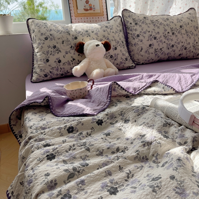 91家纺网 家纺一手货源 找家纺 禾沐 2026新款三角针泡芙纱夏被四件套-实拍图 紫雾花蝶