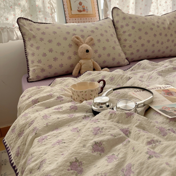 91家纺网 家纺一手货源 找家纺 禾沐 2026新款三角针泡芙纱夏被四件套-实拍图 芊泥花束