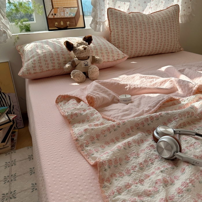 91家纺网 家纺一手货源 找家纺 禾沐 2026新款三角针泡芙纱夏被四件套-实拍图 粉玫瑰