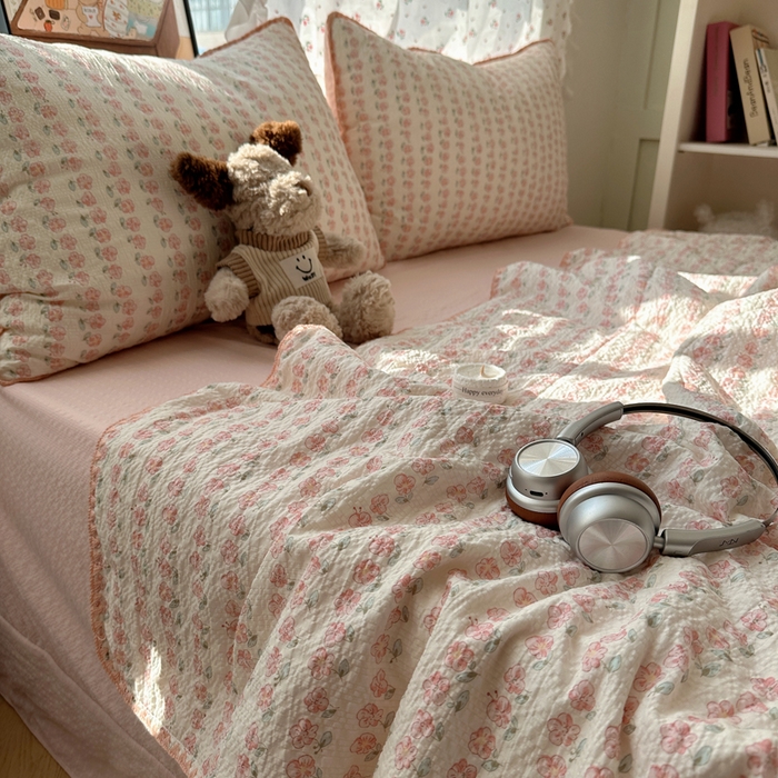 91家纺网 家纺一手货源 找家纺 禾沐 2026新款三角针泡芙纱夏被四件套-实拍图 粉玫瑰