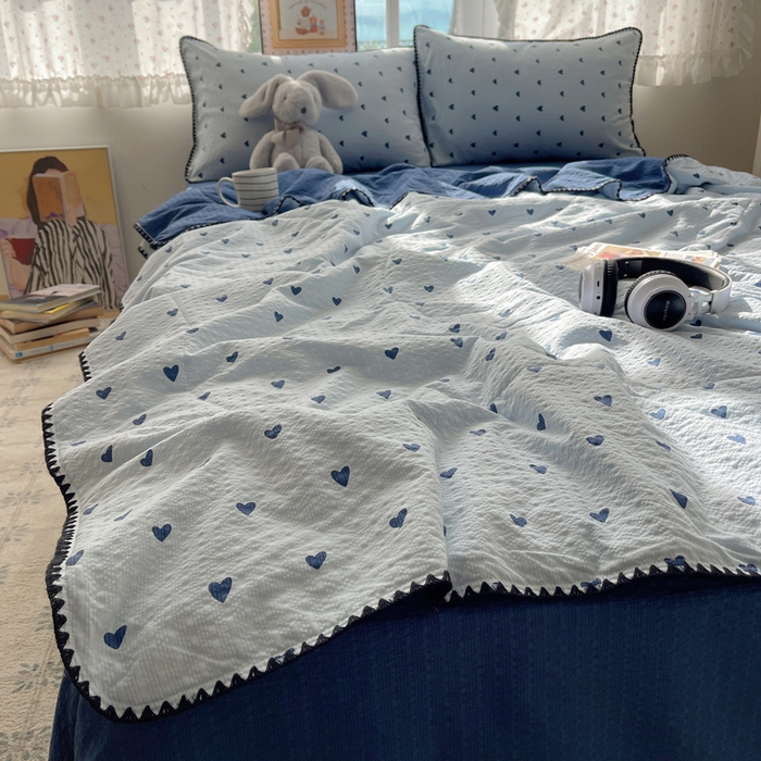 91家纺网 家纺一手货源 找家纺 禾沐 2026新款三角针泡芙纱夏被四件套-实拍图 兰爱心