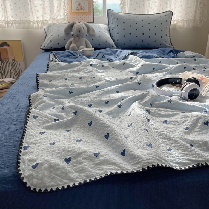 91家纺网 家纺一手货源 找家纺 禾沐 2026新款三角针泡芙纱夏被四件套-实拍图 兰爱心