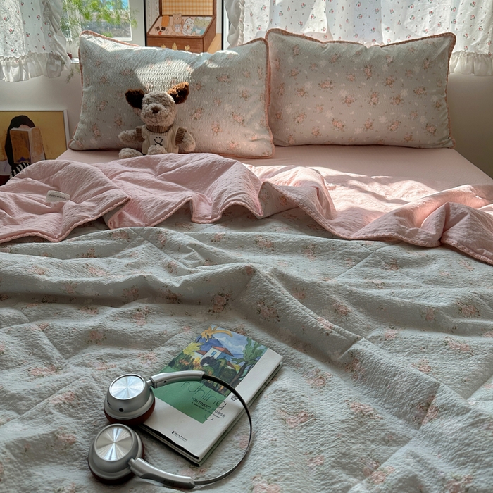 91家纺网 家纺一手货源 找家纺 禾沐 2026新款三角针泡芙纱夏被四件套-实拍图 柔诗意