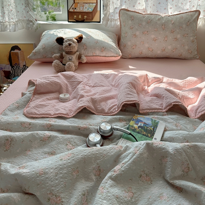 91家纺网 家纺一手货源 找家纺 禾沐 2026新款三角针泡芙纱夏被四件套-实拍图 柔诗意