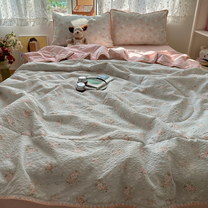 91家纺网 家纺一手货源 找家纺 禾沐 2026新款三角针泡芙纱夏被四件套-实拍图 柔诗意