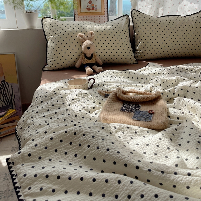 91家纺网 家纺一手货源 找家纺 禾沐 2026新款三角针泡芙纱夏被四件套-实拍图 波点