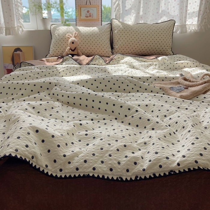 91家纺网 家纺一手货源 找家纺 禾沐 2026新款三角针泡芙纱夏被四件套-实拍图 波点