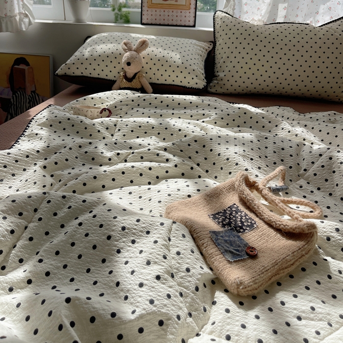 91家纺网 家纺一手货源 找家纺 禾沐 2026新款三角针泡芙纱夏被四件套-实拍图 波点