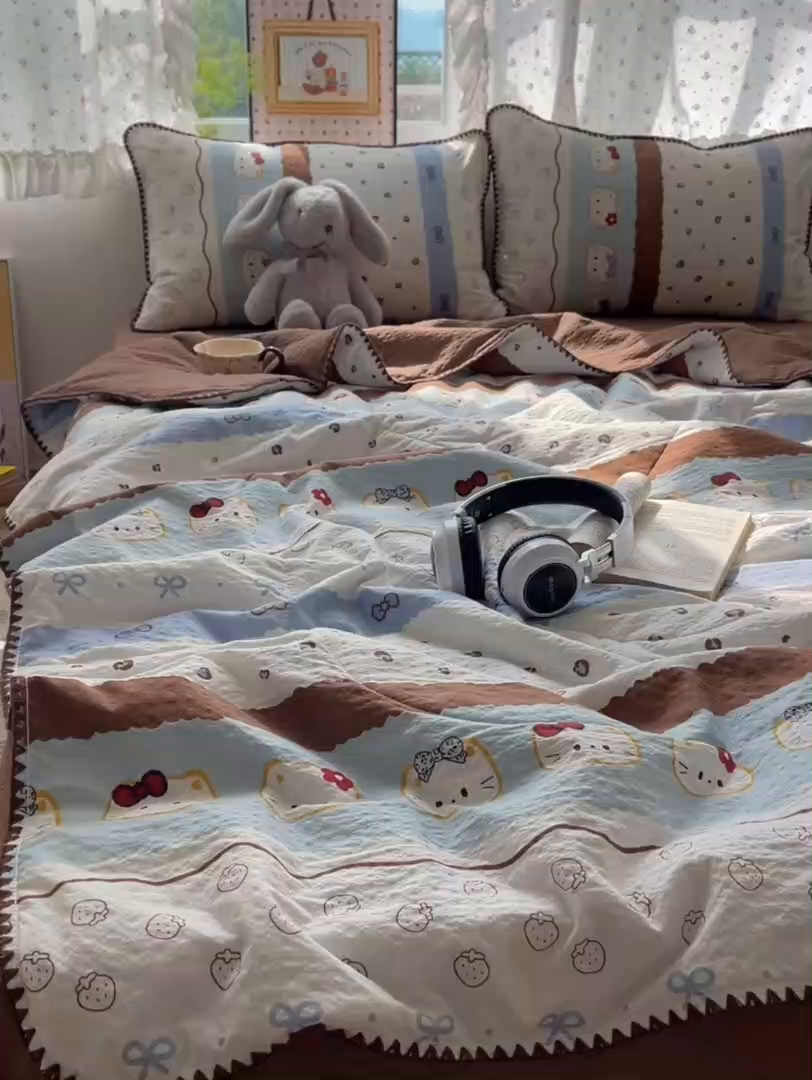 91家纺网 家纺一手货源 找家纺 禾沐 2026新款三角针泡芙纱夏被四件套-实拍图 可可小猫条