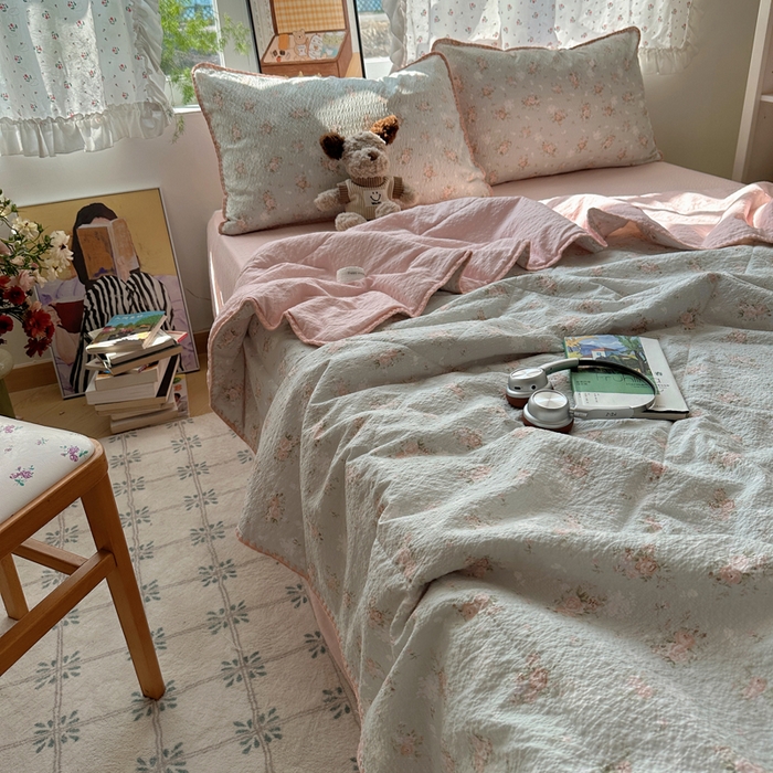 91家纺网 家纺一手货源 找家纺 梵希雅 2026新款三角针泡芙纱夏被四件套-实拍图 柔诗意