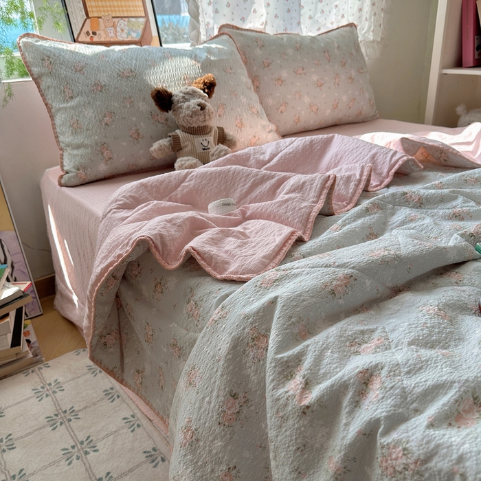 91家纺网 家纺一手货源 找家纺 梵希雅 2026新款三角针泡芙纱夏被四件套-实拍图 柔诗意