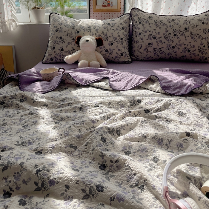 91家纺网 家纺一手货源 找家纺 梵希雅 2026新款三角针泡芙纱夏被四件套-实拍图 紫雾花蝶