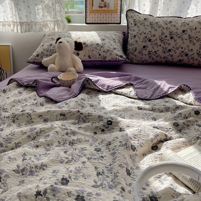 91家纺网 家纺一手货源 找家纺 梵希雅 2026新款三角针泡芙纱夏被四件套-实拍图 紫雾花蝶