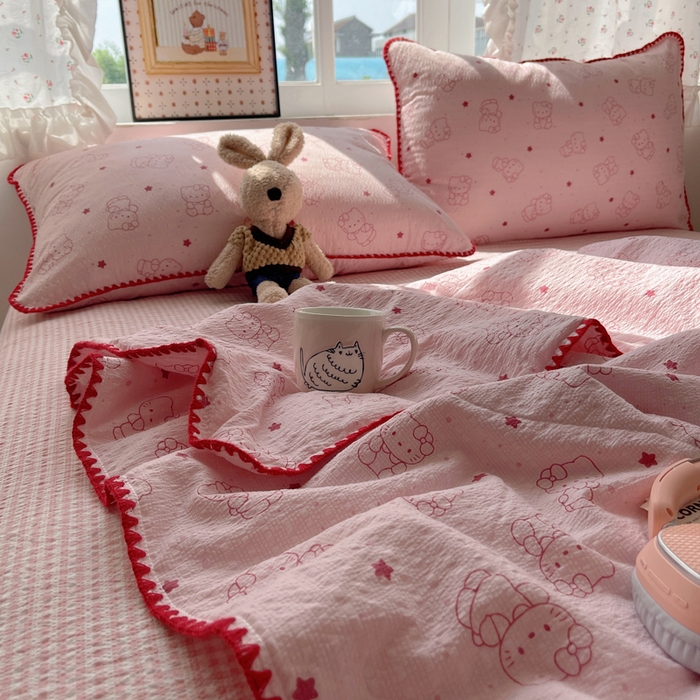 91家纺网 家纺一手货源 找家纺 梵希雅 2026新款三角针泡芙纱夏被四件套-实拍图 小猫粉