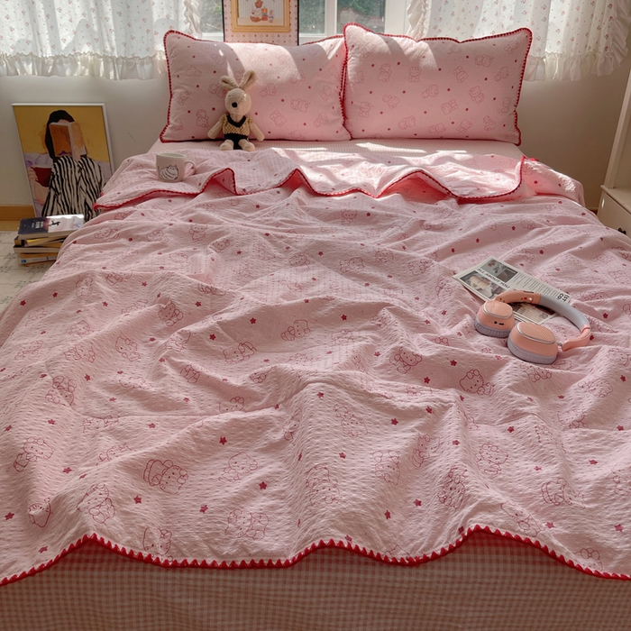 91家纺网 家纺一手货源 找家纺 梵希雅 2026新款三角针泡芙纱夏被四件套-实拍图 小猫粉