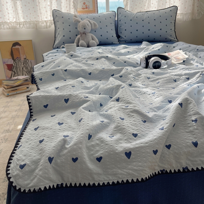 91家纺网 家纺一手货源 找家纺 梵希雅 2026新款三角针泡芙纱夏被四件套-实拍图 兰爱心