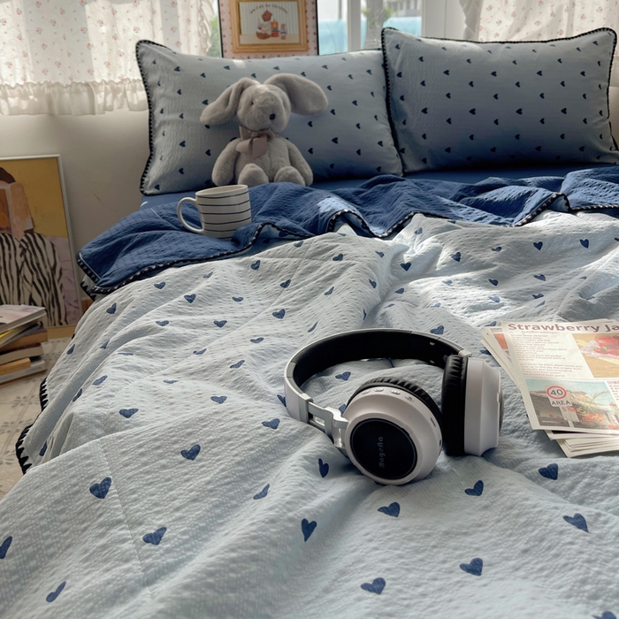 91家纺网 家纺一手货源 找家纺 梵希雅 2026新款三角针泡芙纱夏被四件套-实拍图 兰爱心