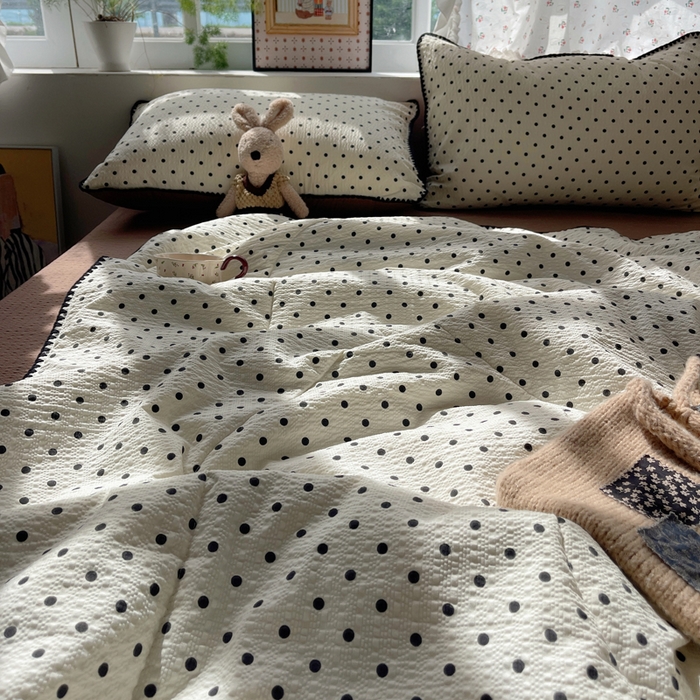 91家纺网 家纺一手货源 找家纺 梵希雅 2026新款三角针泡芙纱夏被四件套-实拍图 波点