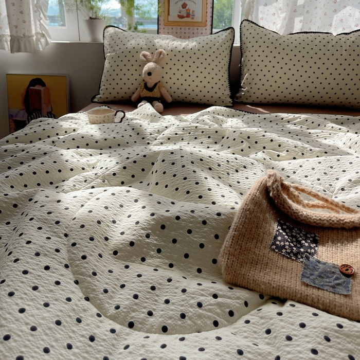 91家纺网 家纺一手货源 找家纺 梵希雅 2026新款三角针泡芙纱夏被四件套-实拍图 波点