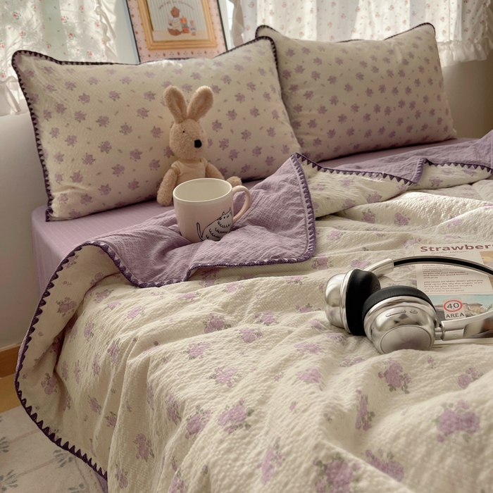 91家纺网 家纺一手货源 找家纺 梵希雅 2026新款三角针泡芙纱夏被四件套-实拍图 芊泥花束