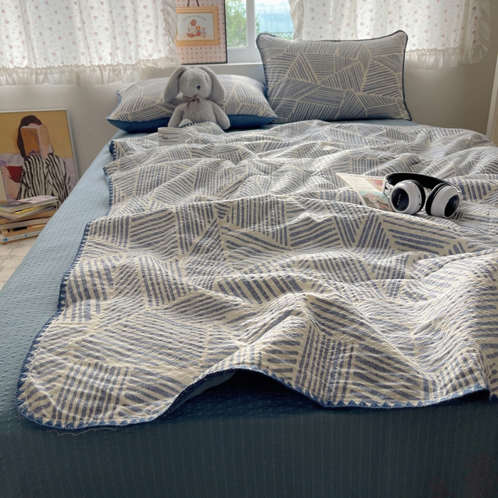 91家纺网 家纺一手货源 找家纺 梵希雅 2026新款三角针泡芙纱夏被四件套-实拍图 浅川纹