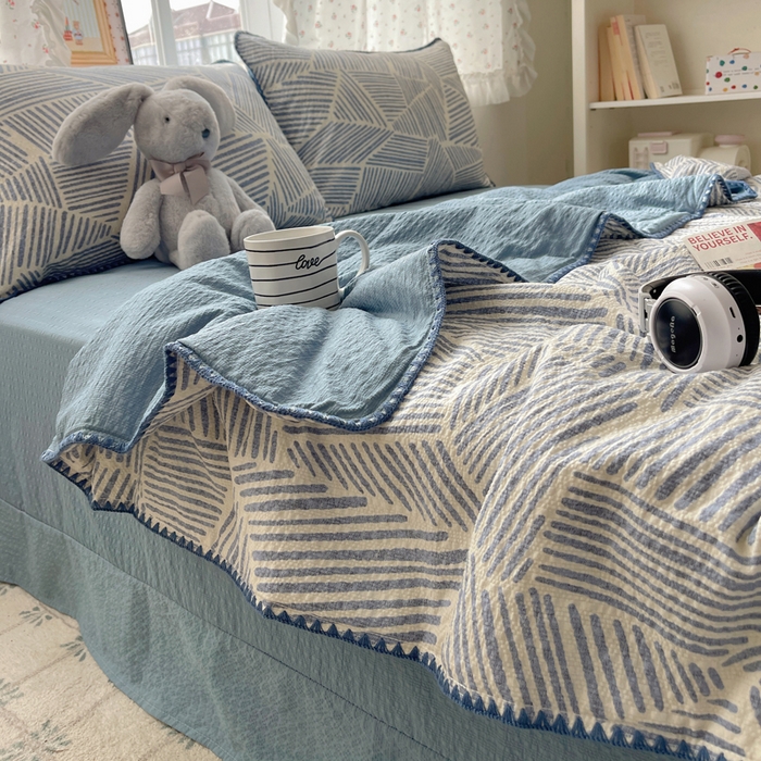 91家纺网 家纺一手货源 找家纺 梵希雅 2026新款三角针泡芙纱夏被四件套-实拍图 浅川纹