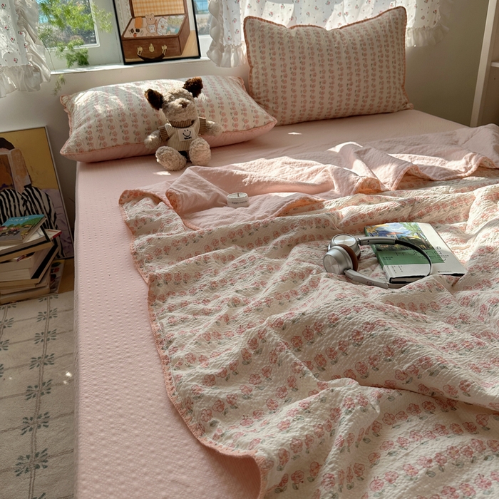 91家纺网 家纺一手货源 找家纺 梵希雅 2026新款三角针泡芙纱夏被四件套-实拍图 粉玫瑰