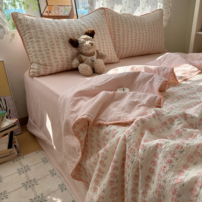 91家纺网 家纺一手货源 找家纺 梵希雅 2026新款三角针泡芙纱夏被四件套-实拍图 粉玫瑰