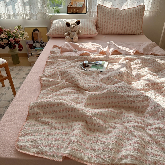 91家纺网 家纺一手货源 找家纺 梵希雅 2026新款三角针泡芙纱夏被四件套-实拍图 粉玫瑰