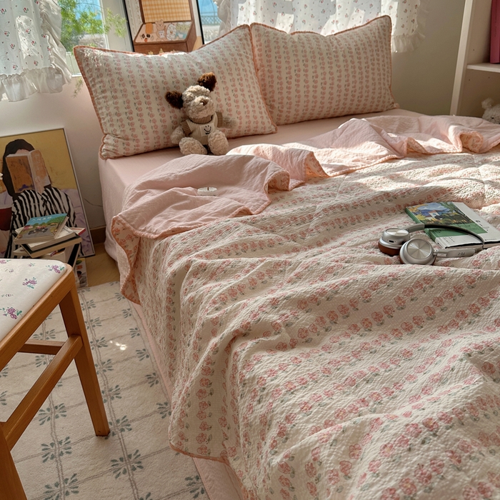 91家纺网 家纺一手货源 找家纺 梵希雅 2026新款三角针泡芙纱夏被四件套-实拍图 粉玫瑰