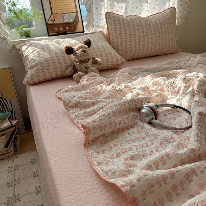 91家纺网 家纺一手货源 找家纺 梵希雅 2026新款三角针泡芙纱夏被四件套-实拍图 粉玫瑰