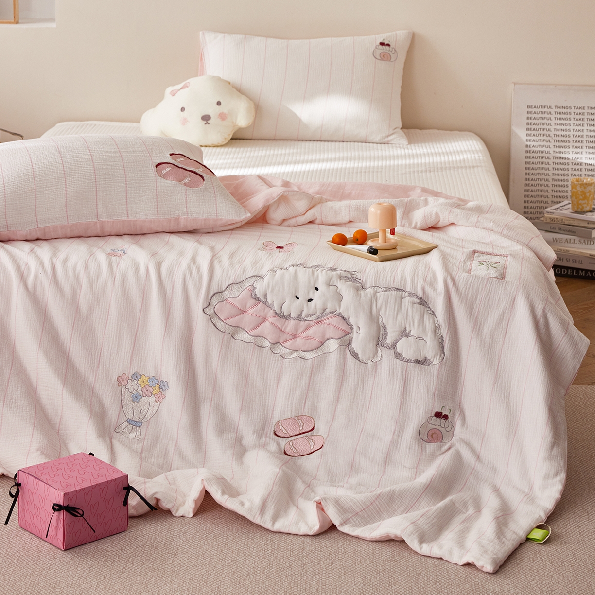 91家纺网 家纺一手货源 找家纺 沐珩家纺 2026新款40s双层皱皱纱绣花夏被泡芙纱系列 皱皱纱-被窝日记