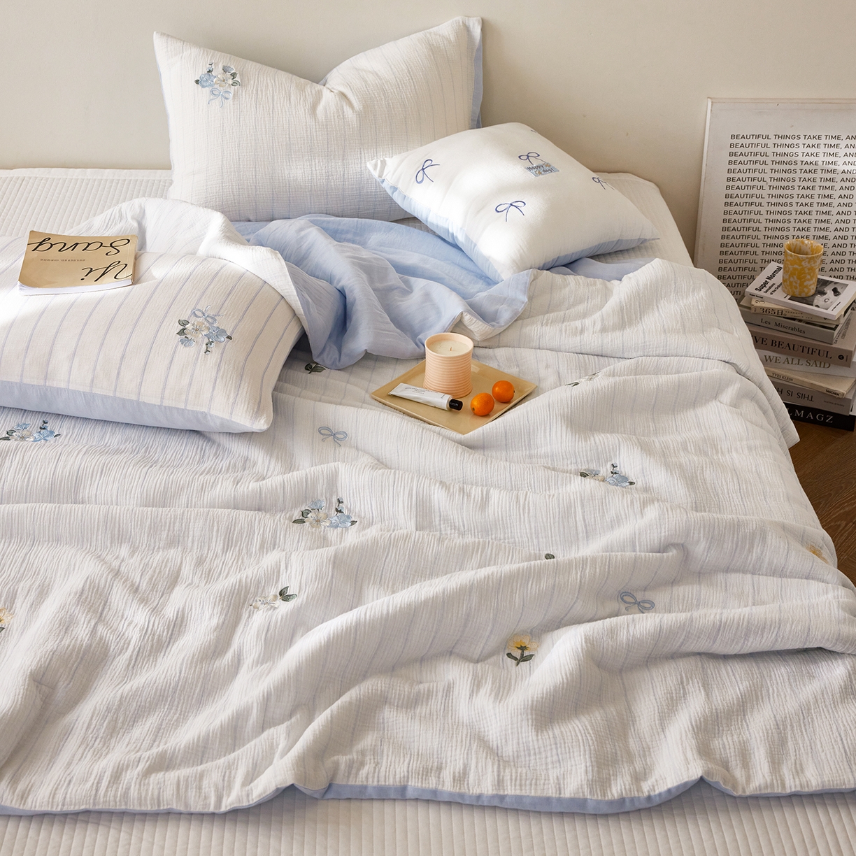 91家纺网 家纺一手货源 找家纺 沐珩家纺 2026新款40s双层皱皱纱绣花夏被泡芙纱系列 皱皱纱-蓝条小花